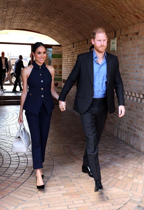 Gia đình Harry và Meghan có thêm lý do trở về Vương quốc Anh?- Ảnh 1.